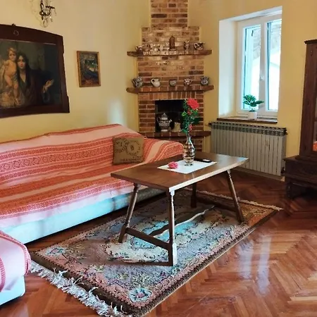 Nyaraló Giulia